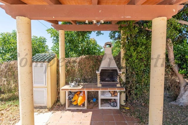 1 makuuhuone Maalaistalo myytävänä paikassa Nerja mukana uima-altaan - 850 000 € (Ref: 8543450)