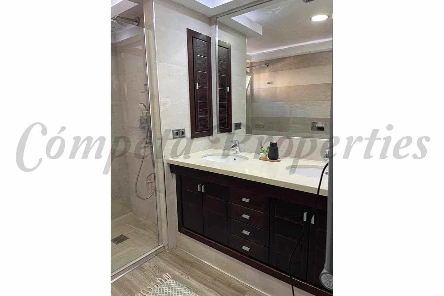 5 slaapkamer Huis te koop in Nerja met zwembad - € 750.000 (Ref: 8546070)