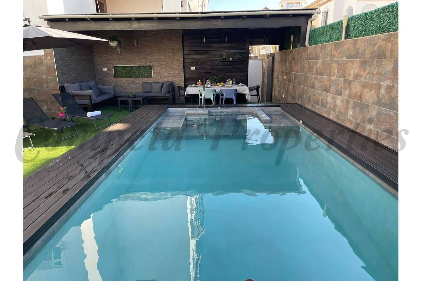 5 slaapkamer Huis te koop in Nerja met zwembad - € 750.000 (Ref: 8546070)