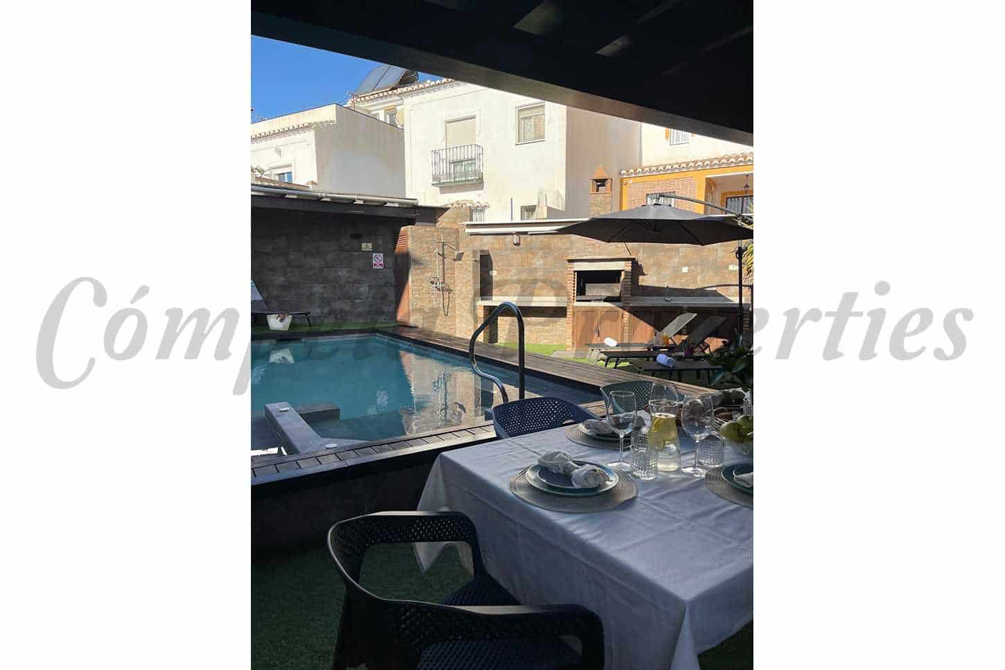 5 slaapkamer Huis te koop in Nerja met zwembad - € 750.000 (Ref: 8546070)