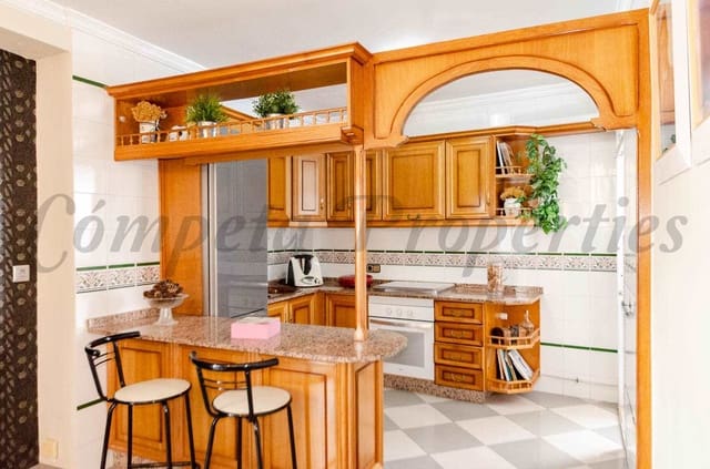 5 slaapkamer Huis te koop in Canillas de Albaida - € 169.000 (Ref: 8547910)