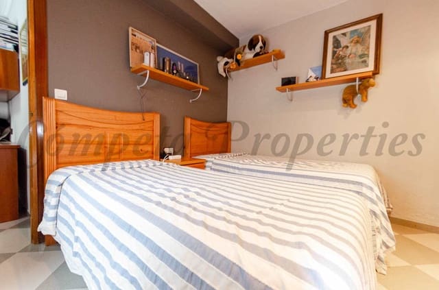 5 slaapkamer Huis te koop in Canillas de Albaida - € 169.000 (Ref: 8547910)