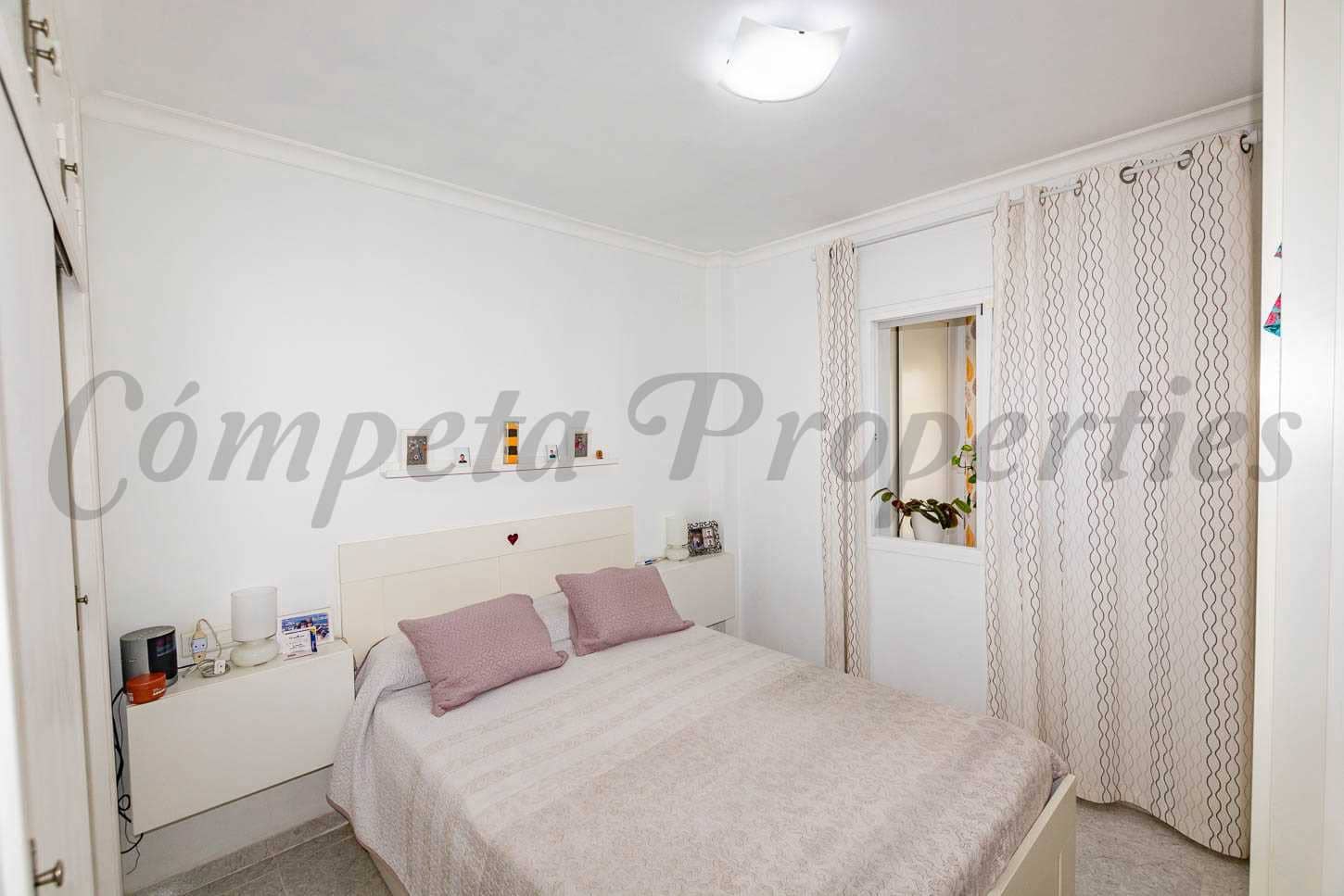 2 slaapkamer Appartement te koop in Torrox-Costa met zwembad - € 245.000 (Ref: 8560169)