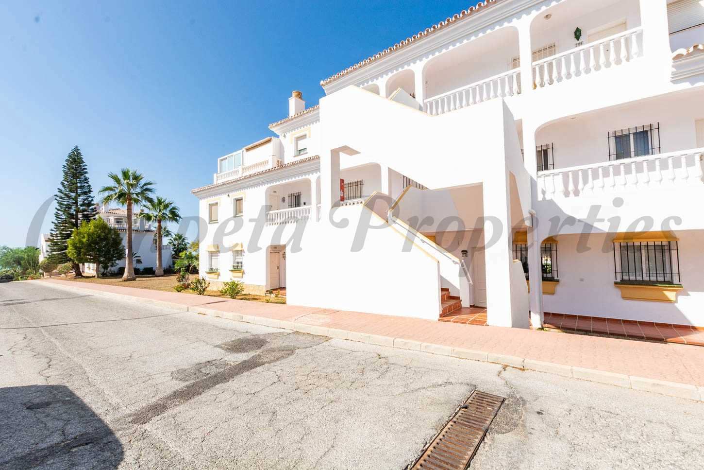 2 slaapkamer Appartement te koop in Torrox-Costa met zwembad - € 245.000 (Ref: 8560169)