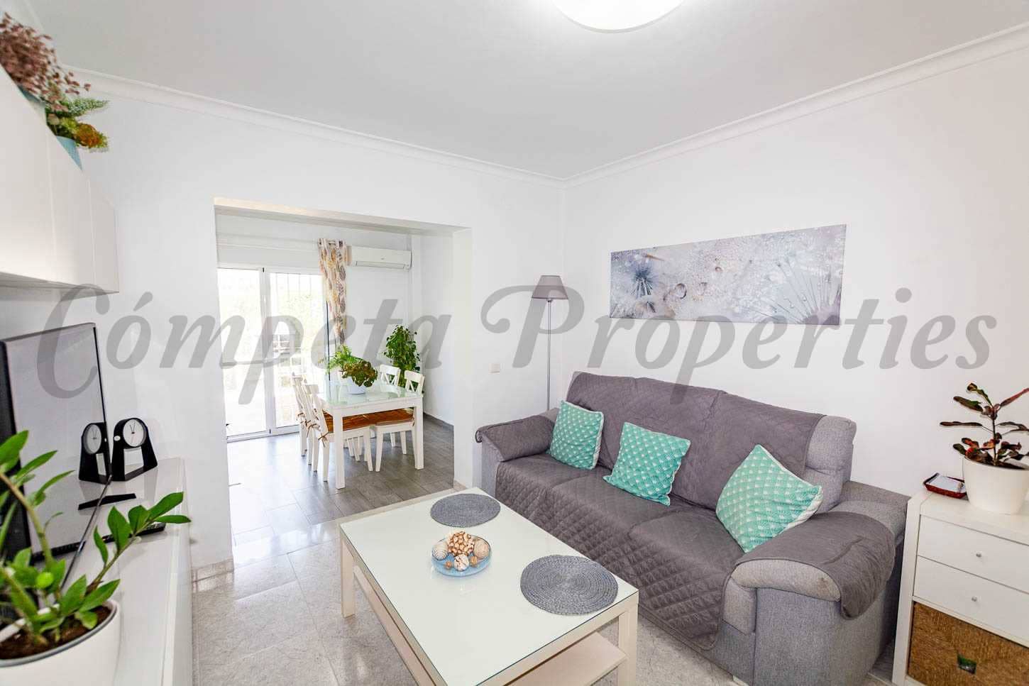 2 slaapkamer Appartement te koop in Torrox-Costa met zwembad - € 245.000 (Ref: 8560169)