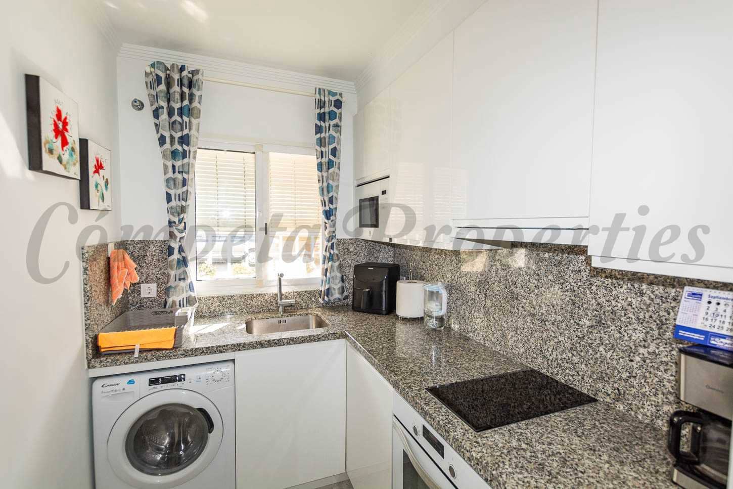 2 slaapkamer Appartement te koop in Torrox-Costa met zwembad - € 245.000 (Ref: 8560169)