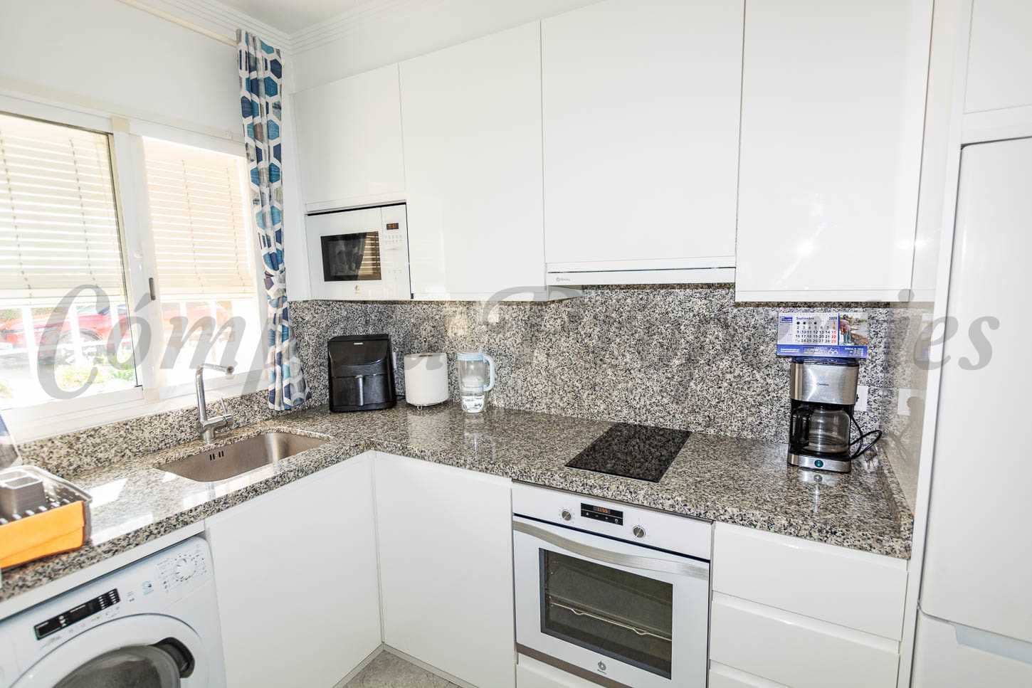 2 slaapkamer Appartement te koop in Torrox-Costa met zwembad - € 245.000 (Ref: 8560169)