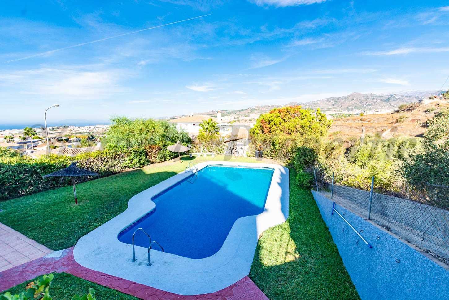 2 slaapkamer Appartement te koop in Torrox-Costa met zwembad - € 245.000 (Ref: 8560169)