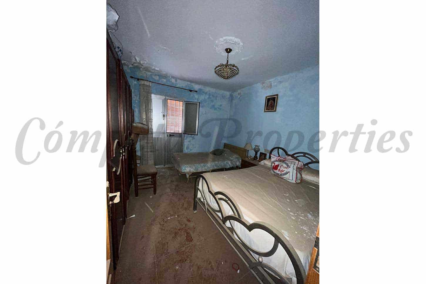 5 soveværelse Byhus til salg i Arenas - € 95.000 (Ref: 8583518)