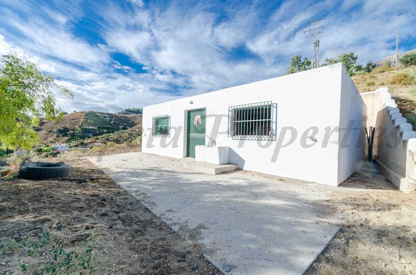 3 soveværelse Villa til salg i Sedella med swimmingpool - € 398.000 (Ref: 8589449)