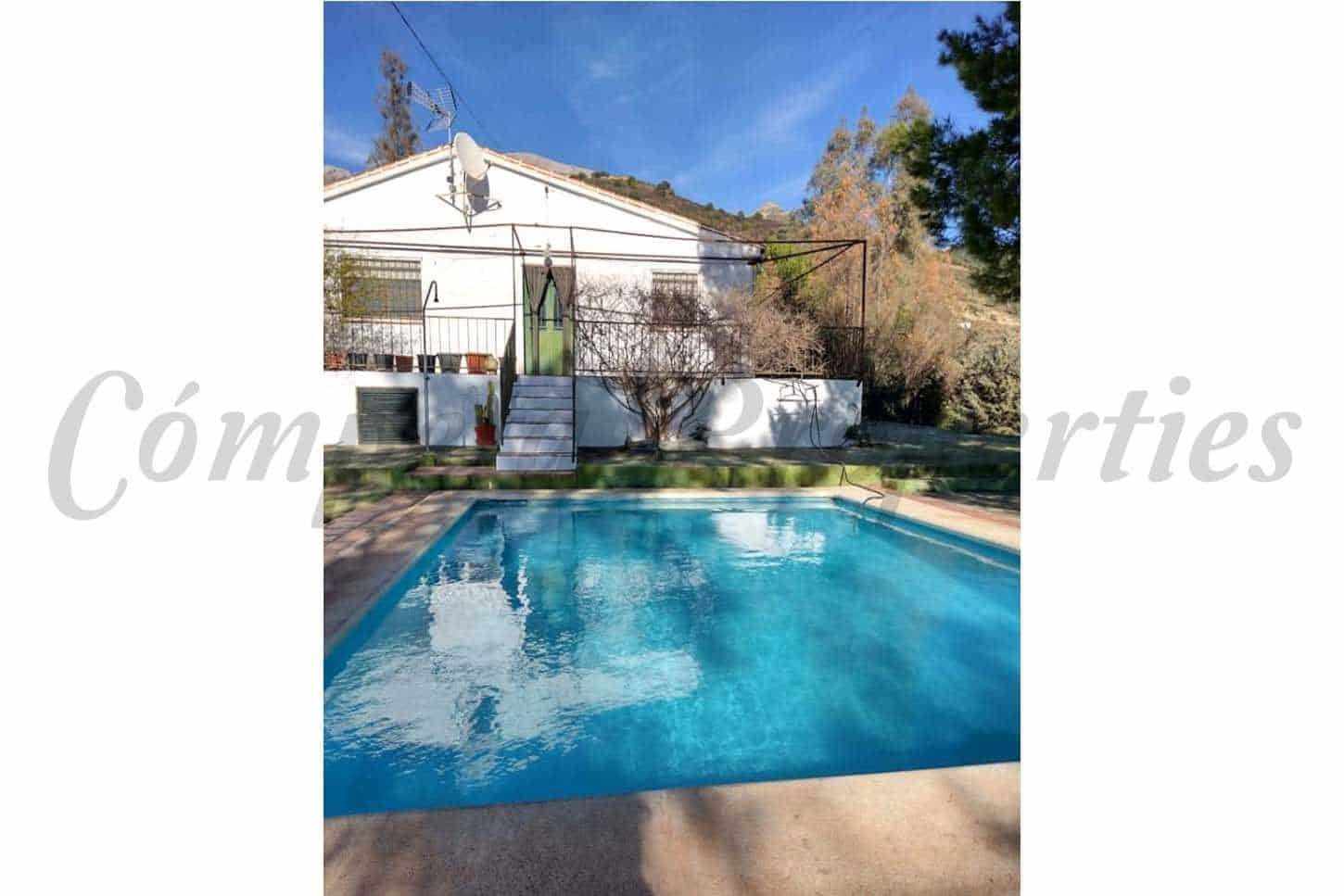 3 soveværelse Villa til salg i Sedella med swimmingpool - € 398.000 (Ref: 8589449)