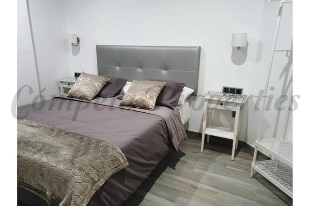 1 slaapkamer Appartement te huur in Nerja met zwembad - € 1.400 (Ref: 8625553)