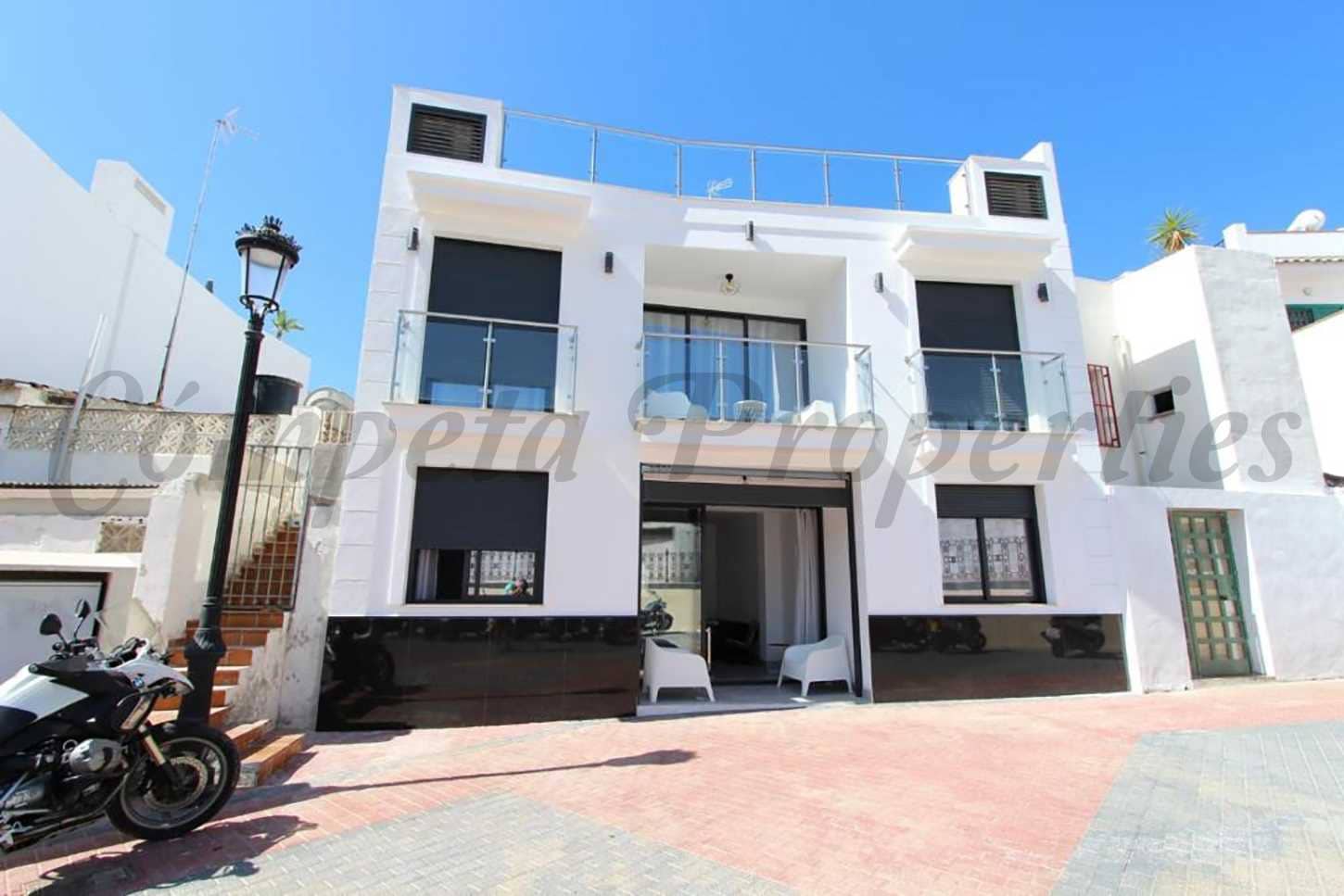 2 sypialnia Apartament do wynajęcia w Nerja z basenem - 2 000 € (Ref: 8625604)