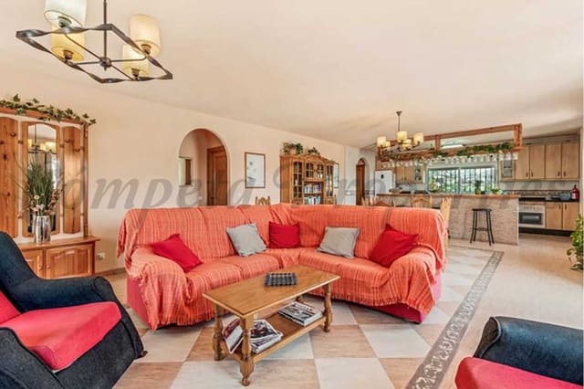 Finca/Maison de Campagne de 4 chambres à louer à Nerja avec piscine - 1 600 € (Ref: 8640358)