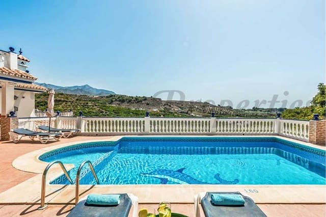 Finca/Maison de Campagne de 4 chambres à louer à Nerja avec piscine - 1 600 € (Ref: 8640358)