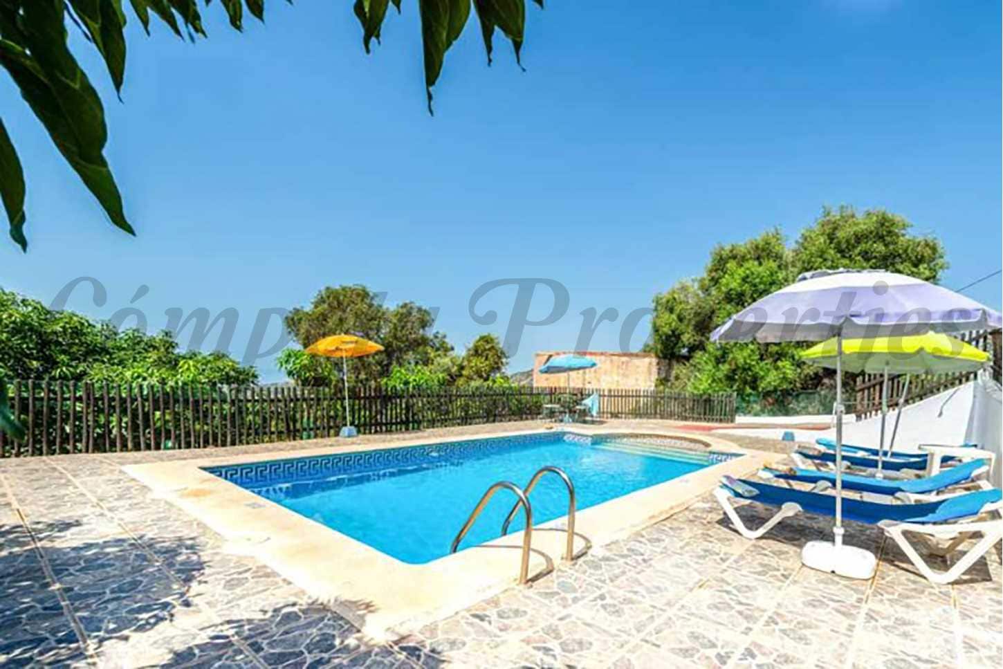 2 sypialnia Finka/Dom wiejski do wynajęcia w Torrox z basenem - 1 350 € (Ref: 8640359)