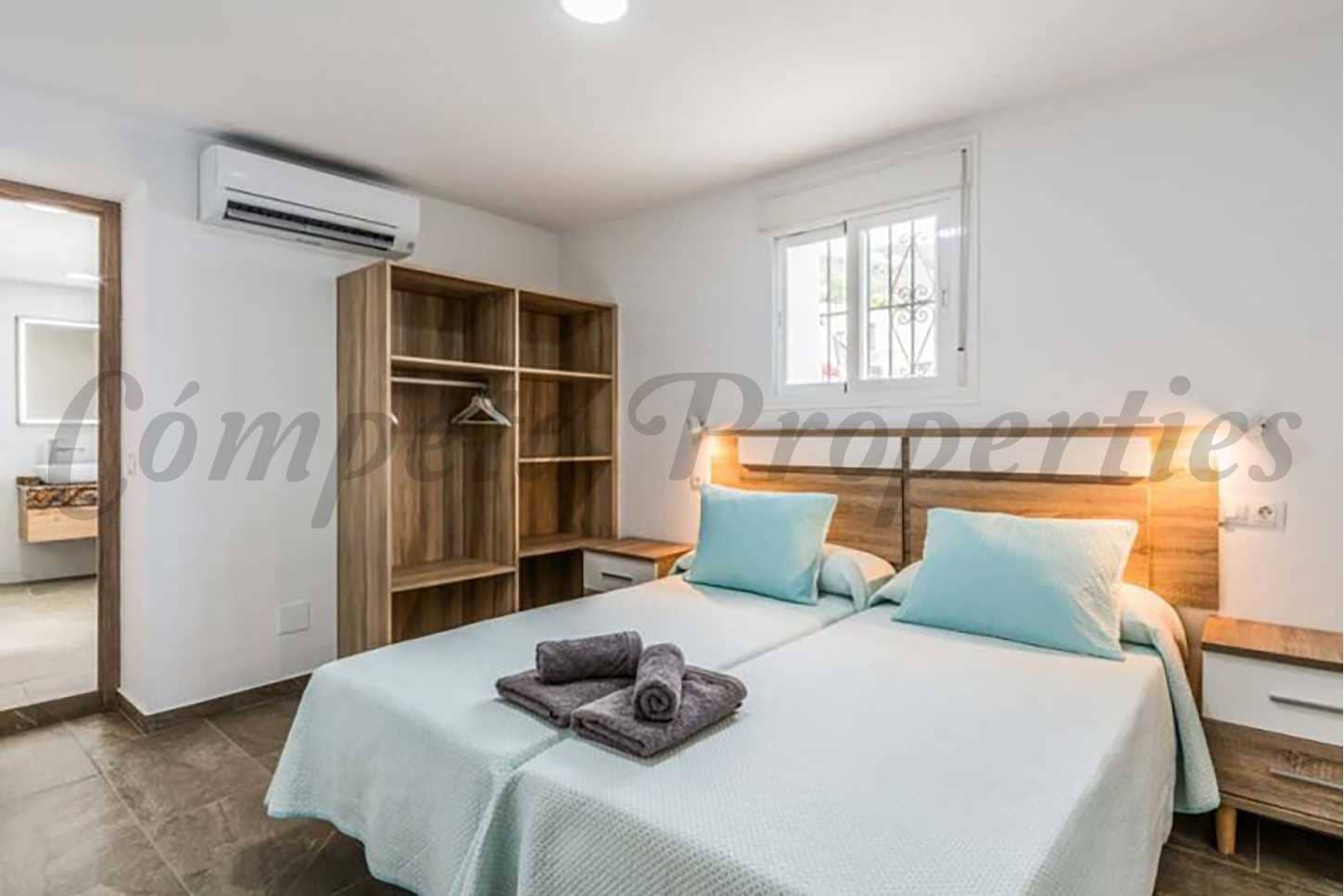 3 soveværelse Villa til leje i Nerja med swimmingpool - € 1.875 (Ref: 8640360)