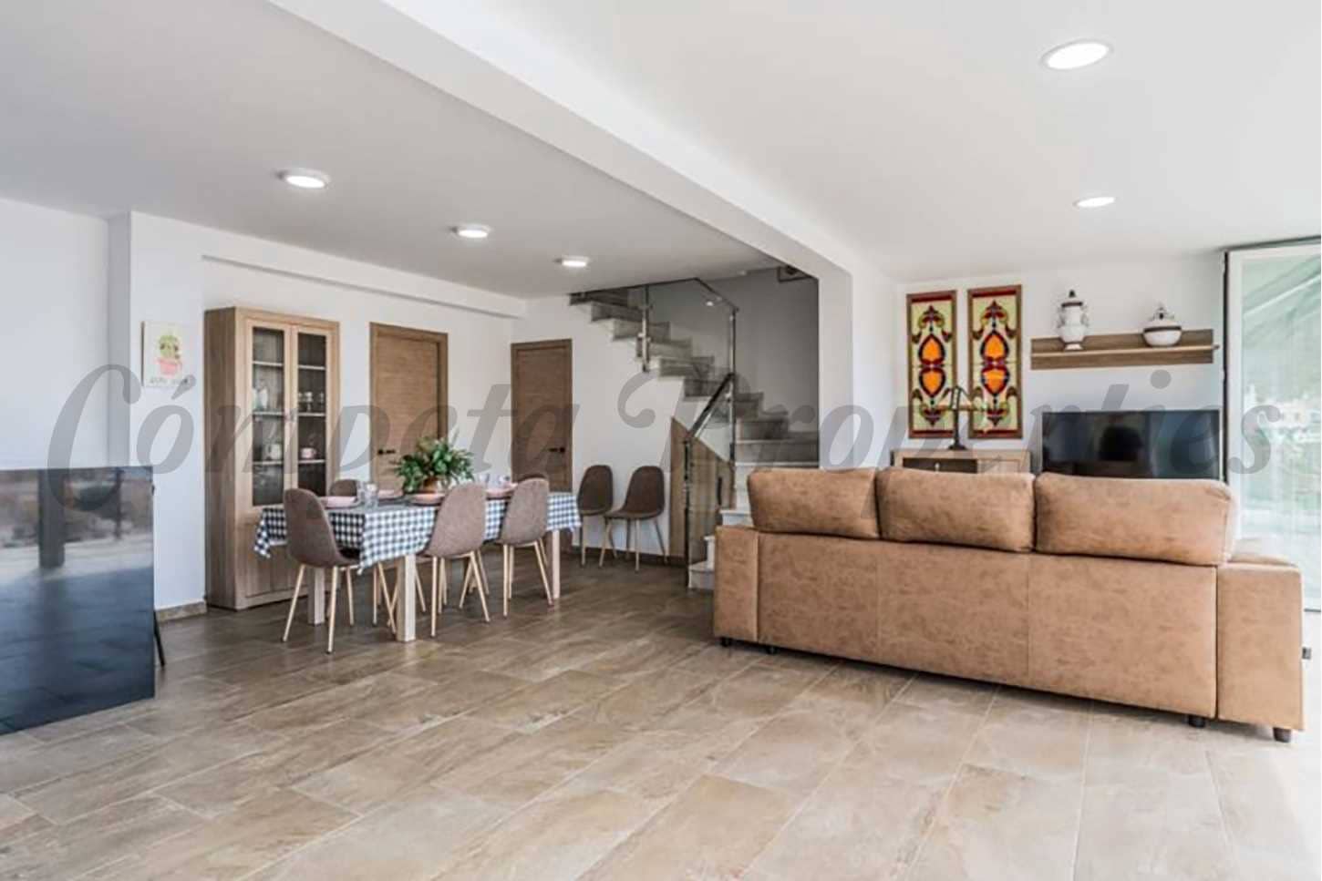 3 soveværelse Villa til leje i Nerja med swimmingpool - € 1.875 (Ref: 8640360)