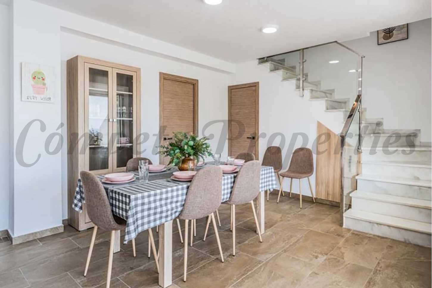 3 soveværelse Villa til leje i Nerja med swimmingpool - € 1.875 (Ref: 8640360)