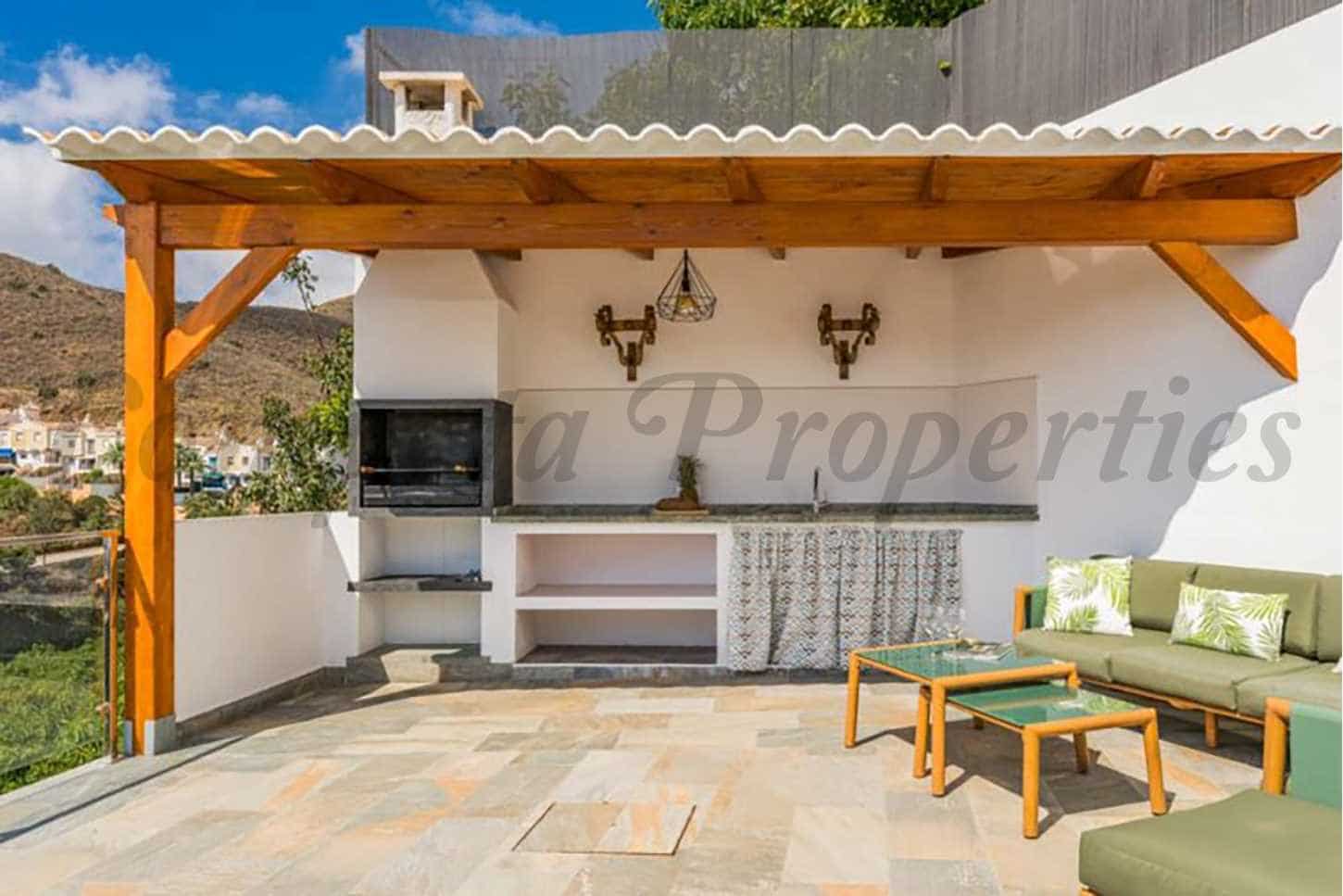 3 soveværelse Villa til leje i Nerja med swimmingpool - € 1.875 (Ref: 8640360)