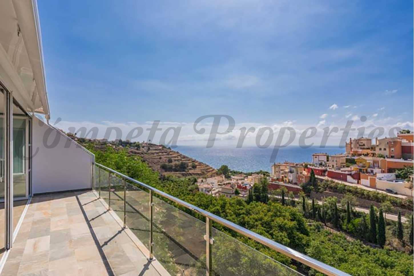 3 soveværelse Villa til leje i Nerja med swimmingpool - € 1.875 (Ref: 8640360)