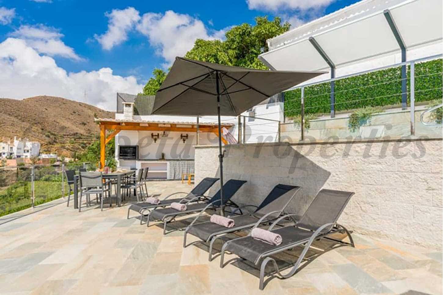 3 soveværelse Villa til leje i Nerja med swimmingpool - € 1.875 (Ref: 8640360)