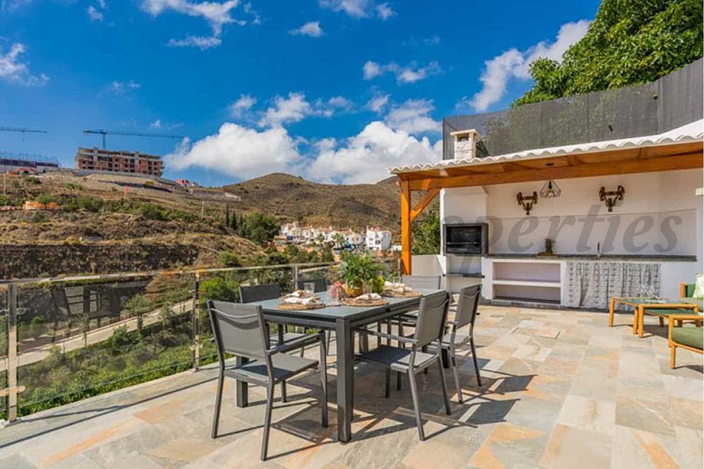 3 soveværelse Villa til leje i Nerja med swimmingpool - € 1.875 (Ref: 8640360)
