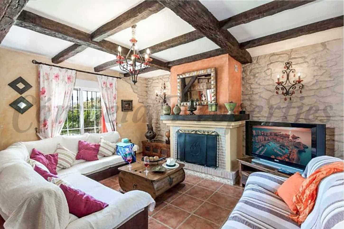 4 soveværelse Finca/Landehus til leje i Nerja med swimmingpool - € 2.100 (Ref: 8643883)