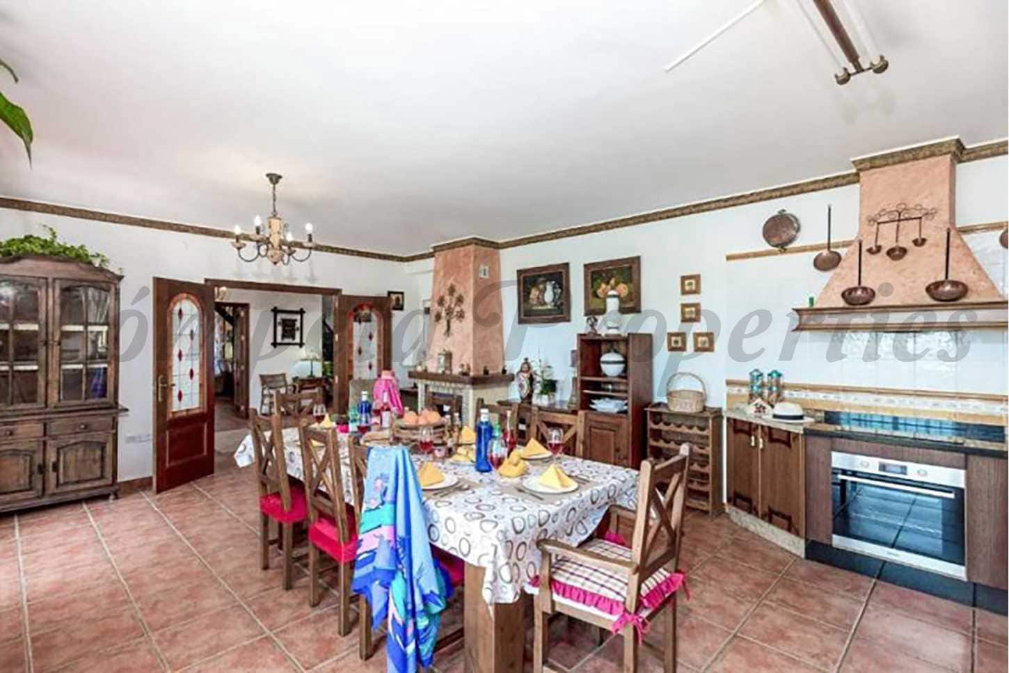 4 soveværelse Finca/Landehus til leje i Nerja med swimmingpool - € 2.100 (Ref: 8643883)