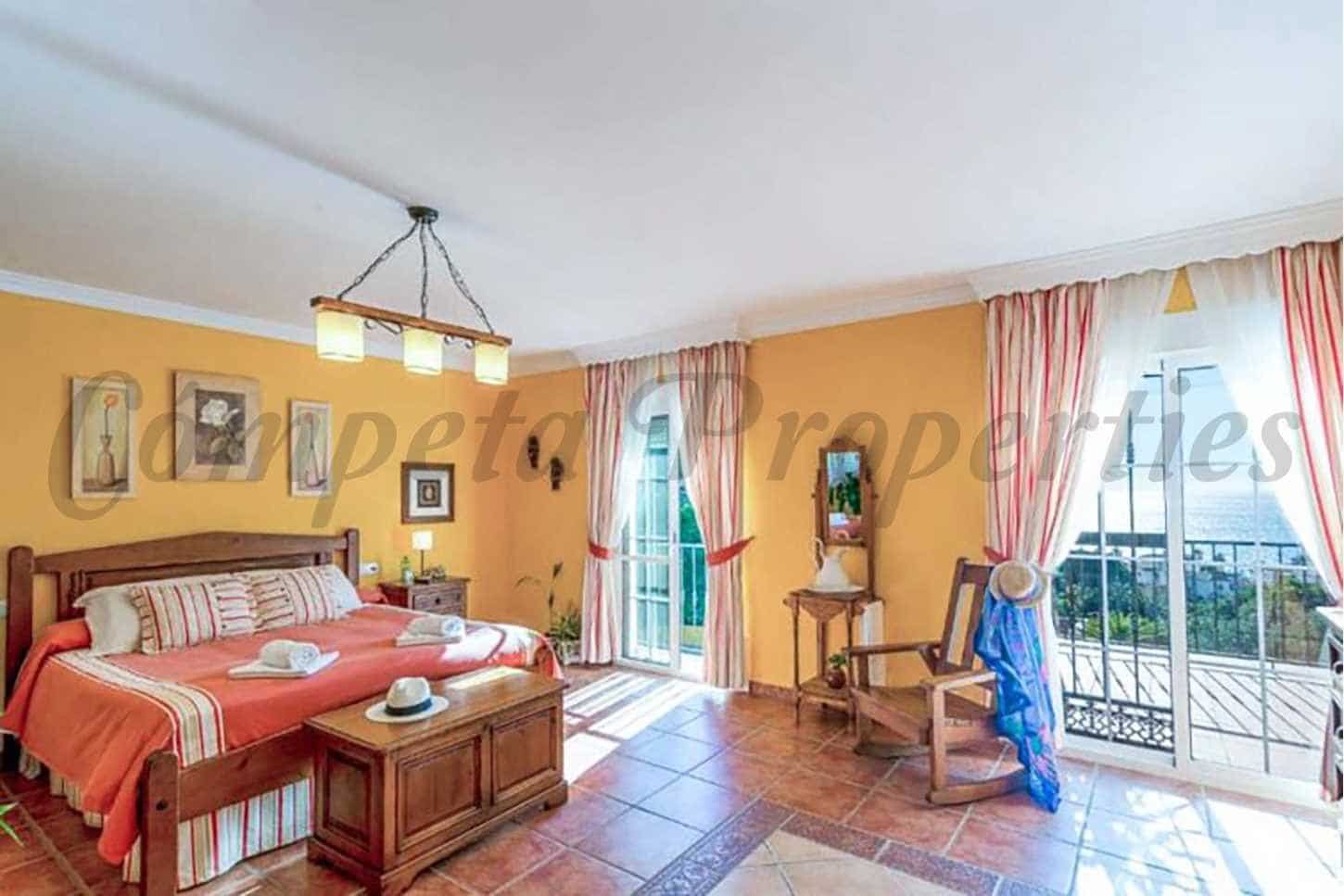 4 soveværelse Finca/Landehus til leje i Nerja med swimmingpool - € 2.100 (Ref: 8643883)