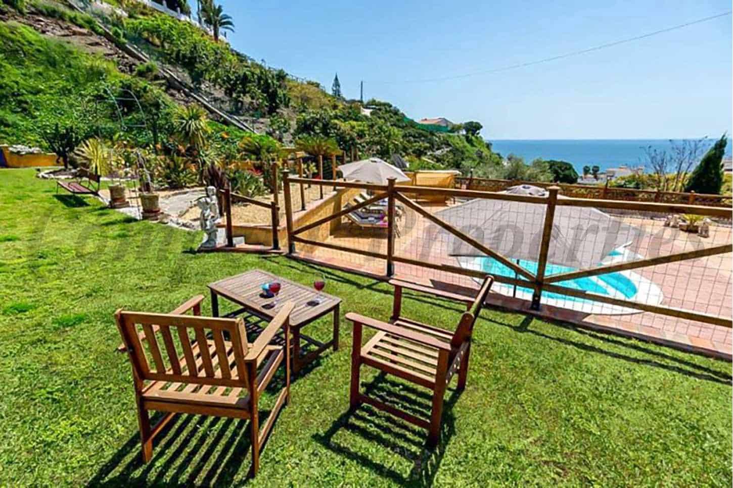 4 soveværelse Finca/Landehus til leje i Nerja med swimmingpool - € 2.100 (Ref: 8643883)