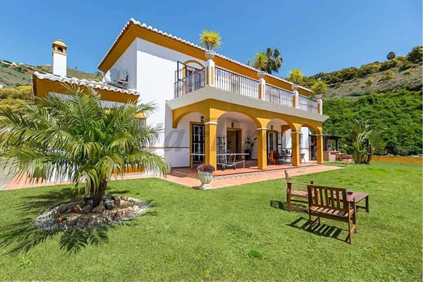 4 soveværelse Finca/Landehus til leje i Nerja med swimmingpool - € 2.100 (Ref: 8643883)