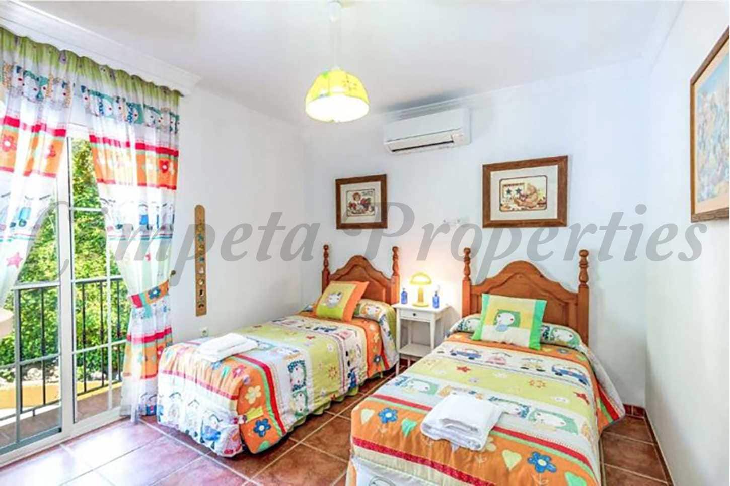 4 soveværelse Finca/Landehus til leje i Nerja med swimmingpool - € 2.100 (Ref: 8643883)