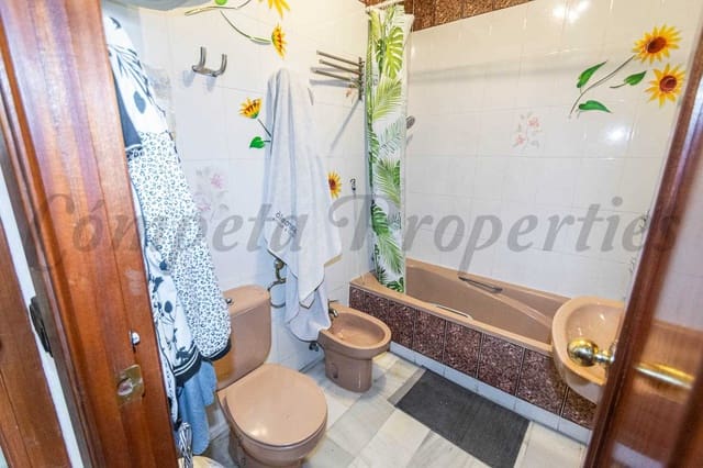 3 chambre Appartement à vendre à Torrox-Costa, Torrox avec piscine garage - 285 000 € (Ref: 8653836)