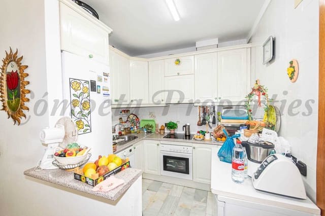 3 chambre Appartement à vendre à Torrox-Costa, Torrox avec piscine garage - 285 000 € (Ref: 8653836)