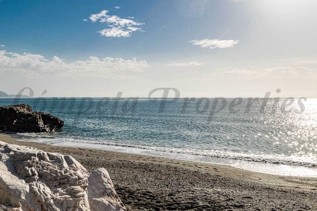 3 chambre Appartement à vendre à Torrox-Costa, Torrox avec piscine garage - 285 000 € (Ref: 8653836)