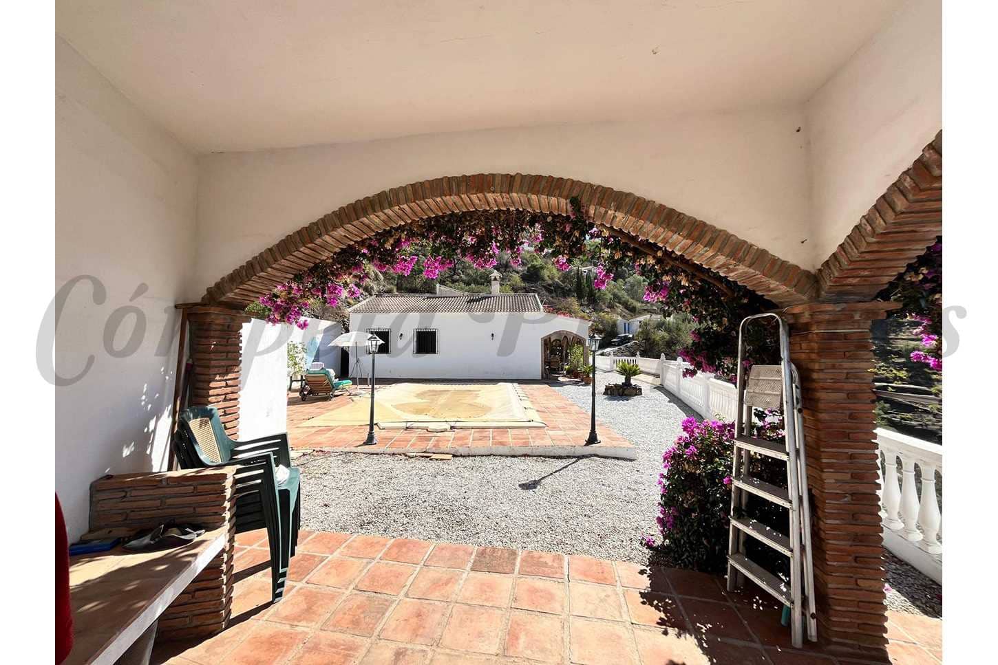 2 soveværelse Villa til leje i Archez med swimmingpool - € 1.500 (Ref: 8658843)