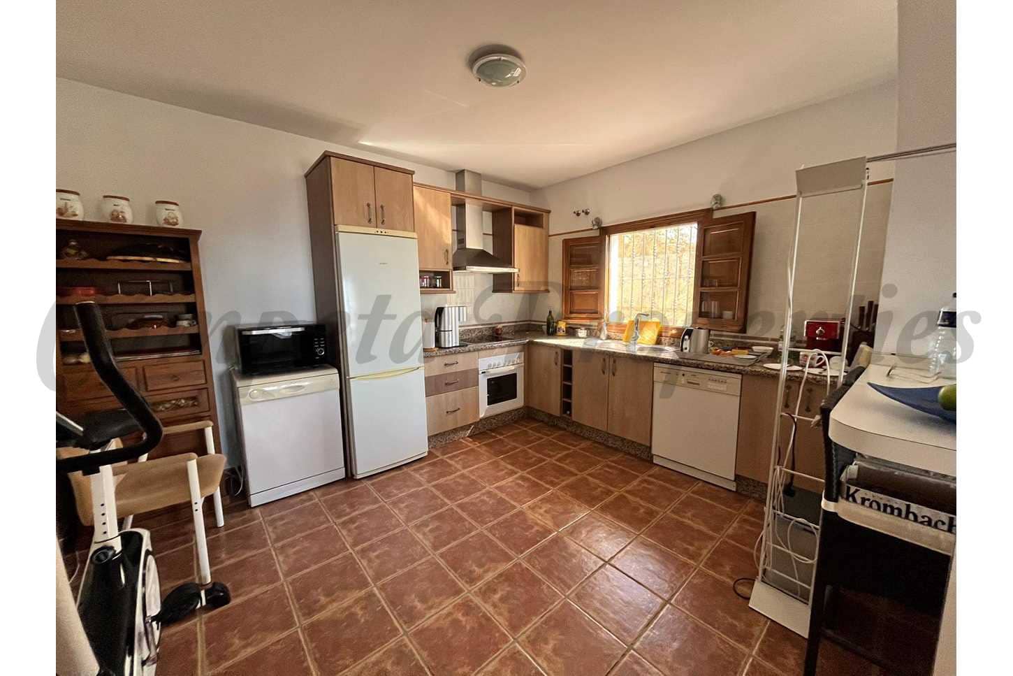 2 soveværelse Villa til leje i Archez med swimmingpool - € 1.500 (Ref: 8658843)