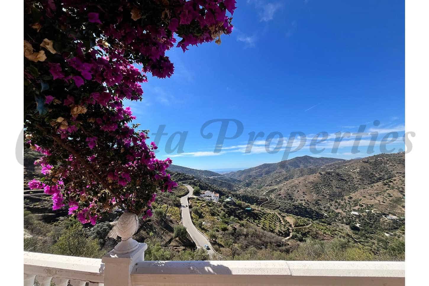 2 soveværelse Villa til leje i Archez med swimmingpool - € 1.500 (Ref: 8658843)