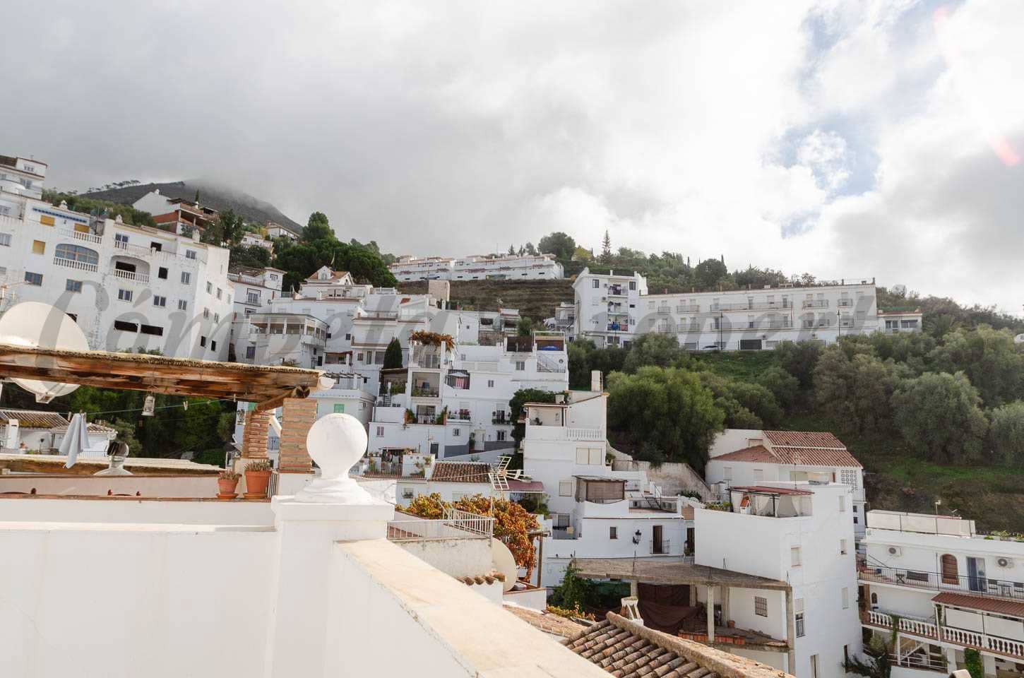 4 soveværelse Byhus til salg i Competa - € 299.000 (Ref: 8668796)