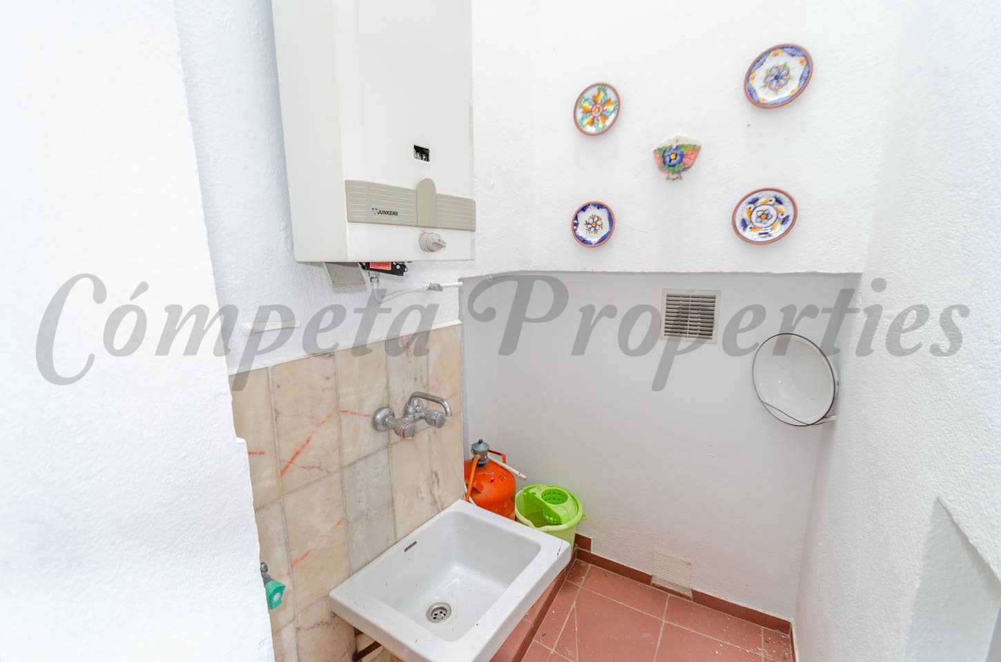 4 soveværelse Byhus til salg i Competa - € 299.000 (Ref: 8668796)