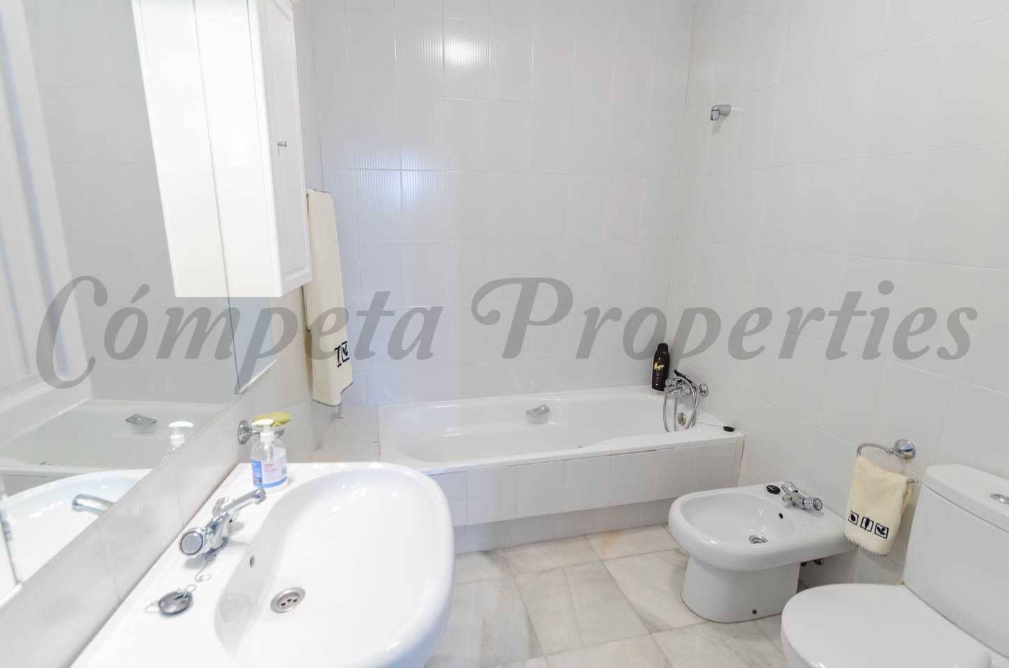 4 soveværelse Byhus til salg i Competa - € 299.000 (Ref: 8668796)