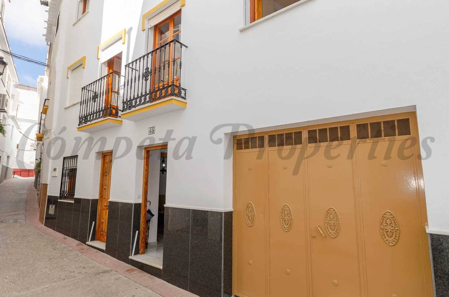 4 soveværelse Byhus til salg i Competa - € 299.000 (Ref: 8668796)