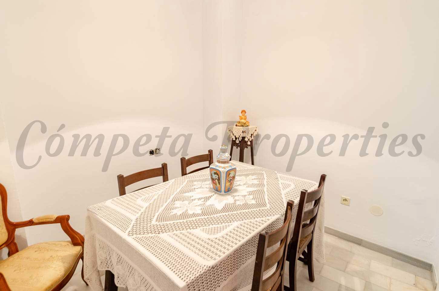 4 soveværelse Byhus til salg i Competa - € 299.000 (Ref: 8668796)