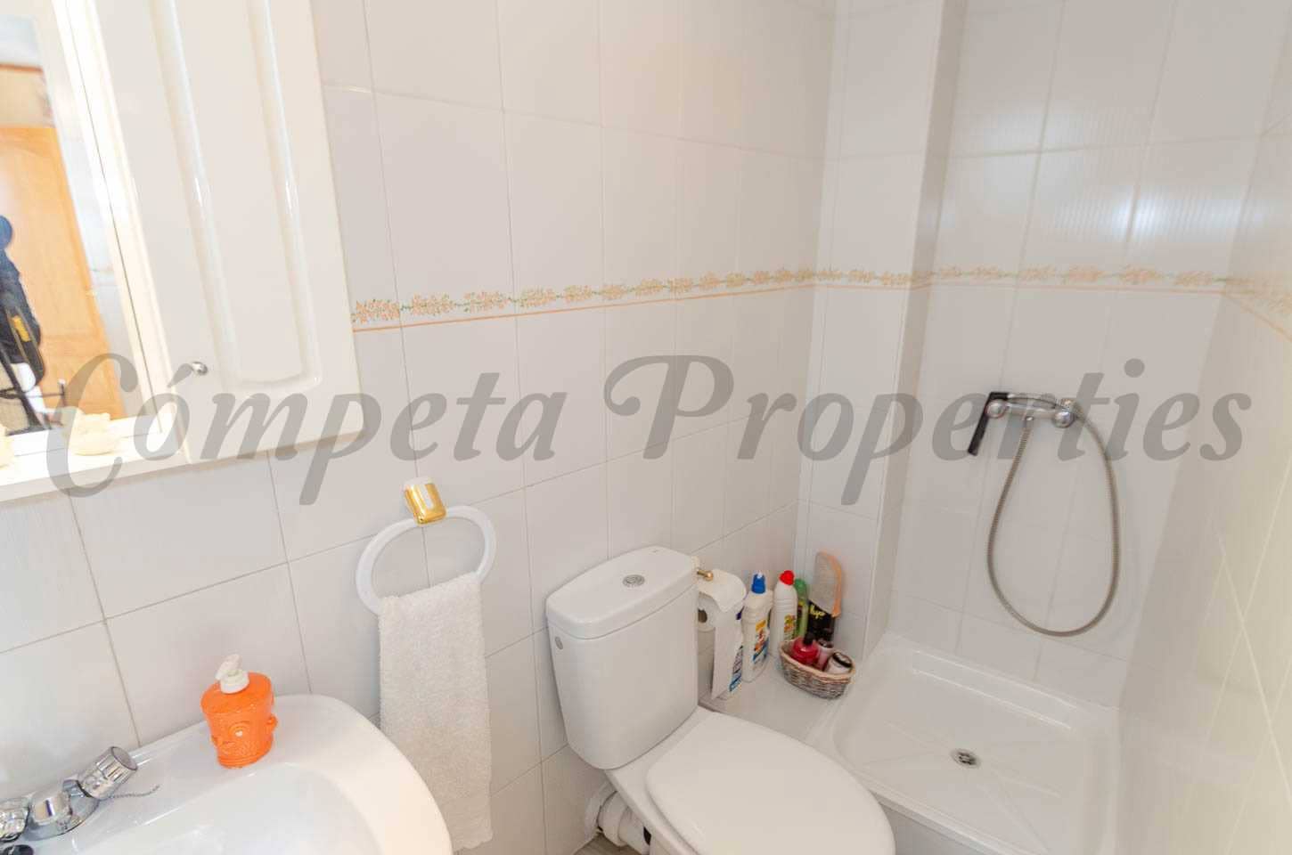 4 soveværelse Byhus til salg i Competa - € 299.000 (Ref: 8668796)