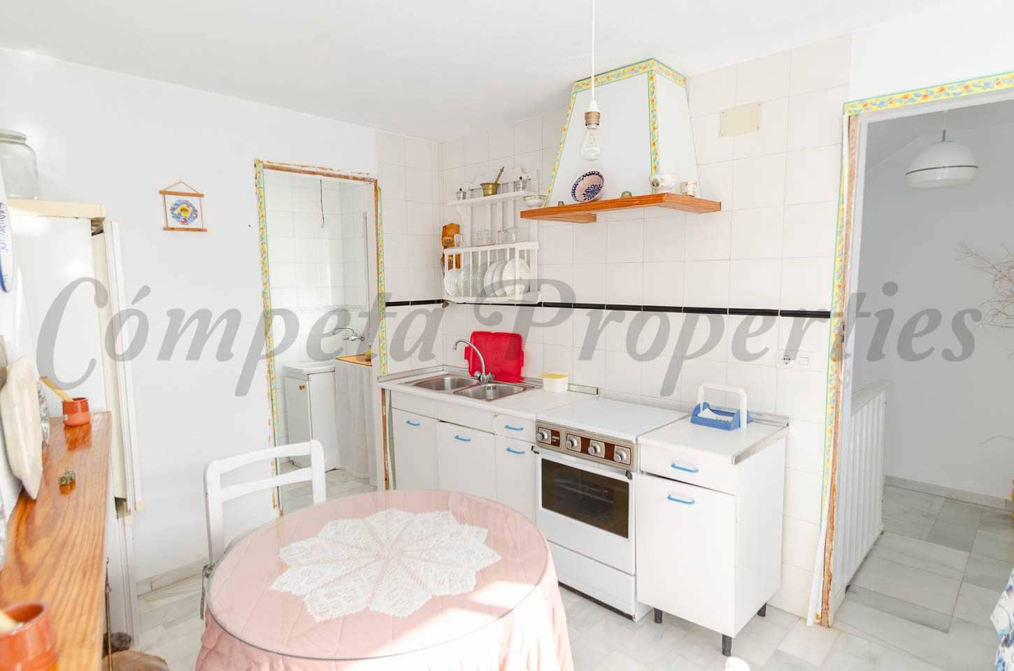 4 soveværelse Byhus til salg i Competa - € 299.000 (Ref: 8668796)