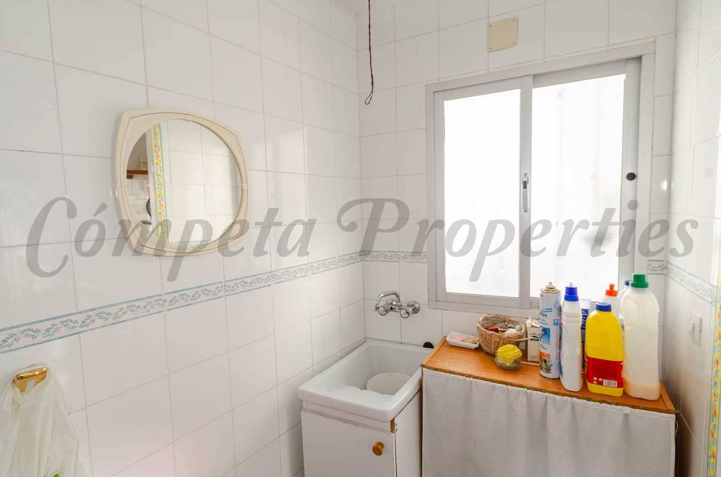 4 soveværelse Byhus til salg i Competa - € 299.000 (Ref: 8668796)