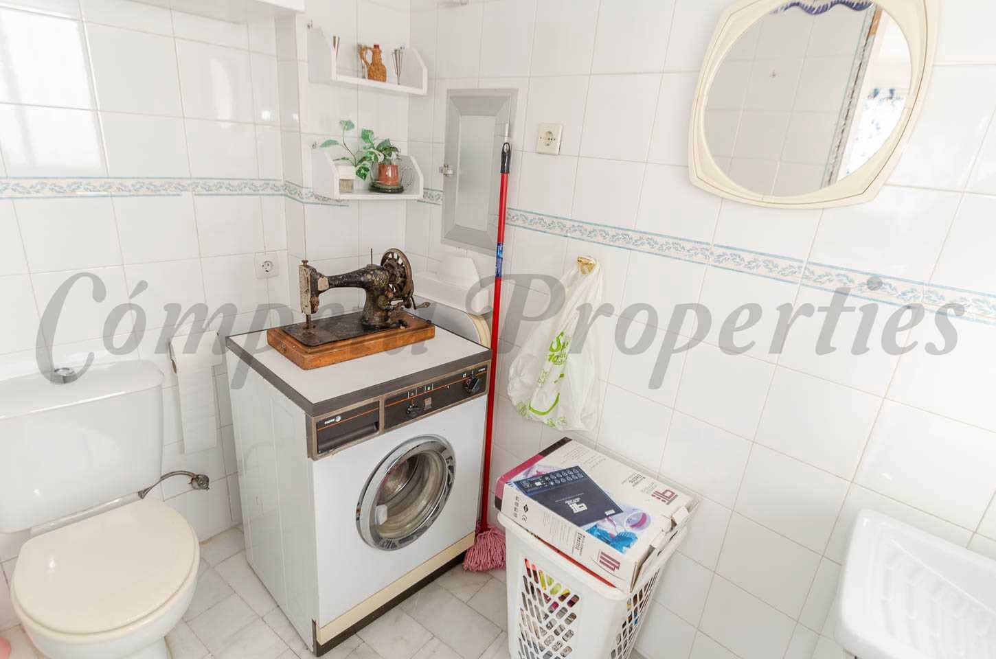 4 soveværelse Byhus til salg i Competa - € 299.000 (Ref: 8668796)