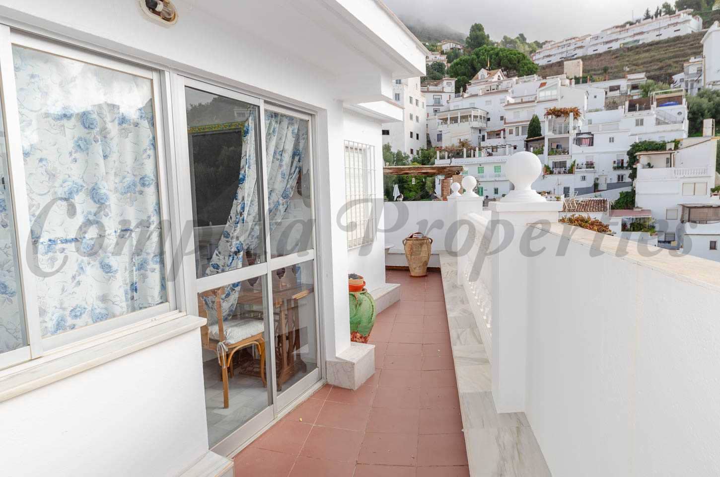 4 soveværelse Byhus til salg i Competa - € 299.000 (Ref: 8668796)