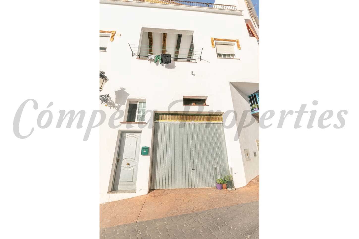 4 bedroom Townhouse for sale in Competa - € 160,000 (Ref: 8690341)